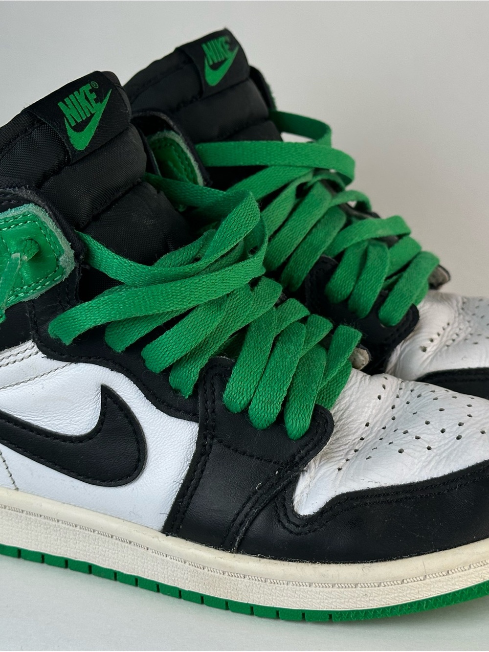 Nike Air Jordan 1 Retro High OG Lucky Green GS 3.5Y Black White Green